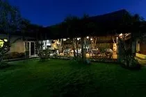Lestari & - Hotel 3*