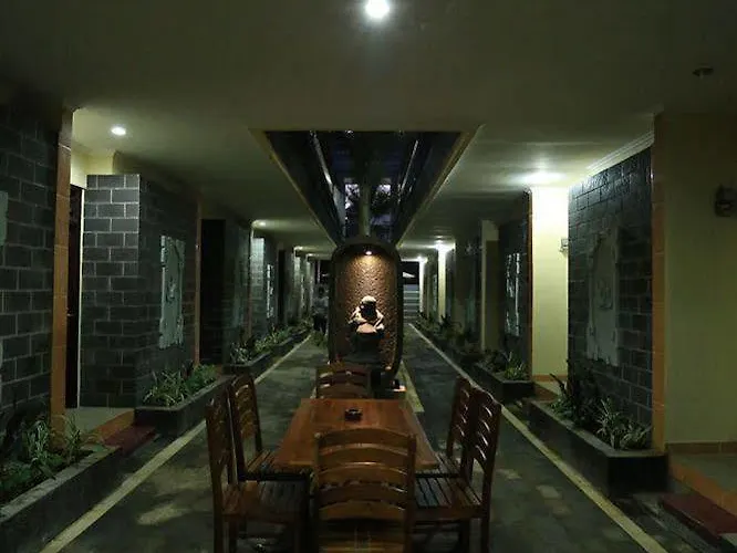 Lestari & - Hotel